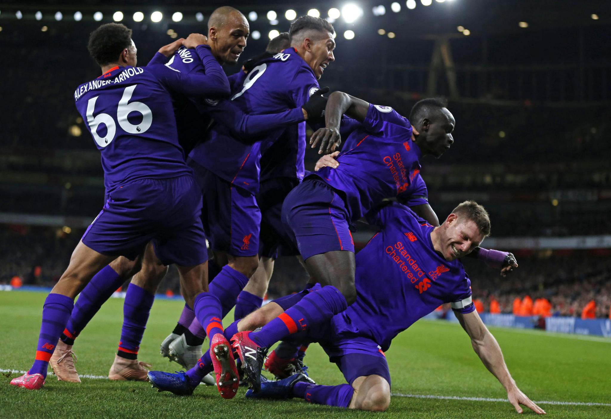 雷速体育官网（Leisu）为用户提供足球、篮球等热门赛事的高清直播和实时比分服务。通过雷速体育直播官网,用户可随时查看最新赛程、比分动态和专业数据分析。平台安全稳定,支持多端访问,让体育爱好者随时畅享高品质赛事直播体验。